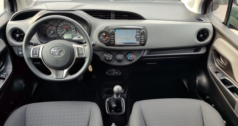 Toyota Yaris cena 59900 przebieg: 9325, rok produkcji 2019 z Barczewo małe 562